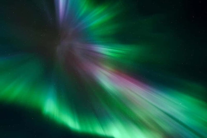 Tromsø: Northern Lights Chase with Local Guide & Free Photos - Professional photos without missing the show