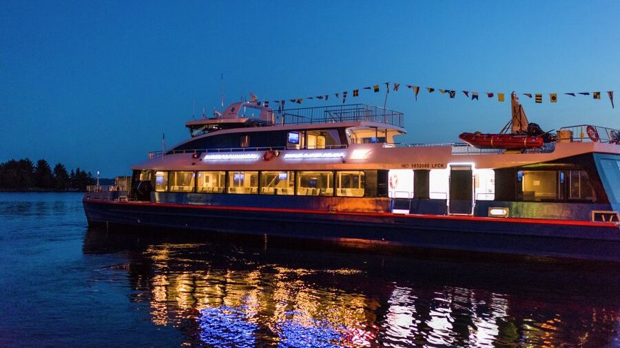 Tromsø: Northern Lights Cruise with 2nd Chance Guarantee - Outdoor decks and the Arctic night