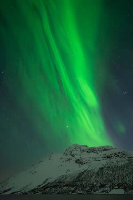 Tromsø: Northern Lights in a Minivan with Free Photos and a Hot Meal - At a glance