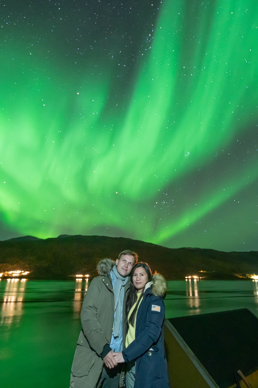 Tromsø: Northern Lights Tour w/Photo, Suits and Local Guide - From the Radisson Blu to the Arctic night