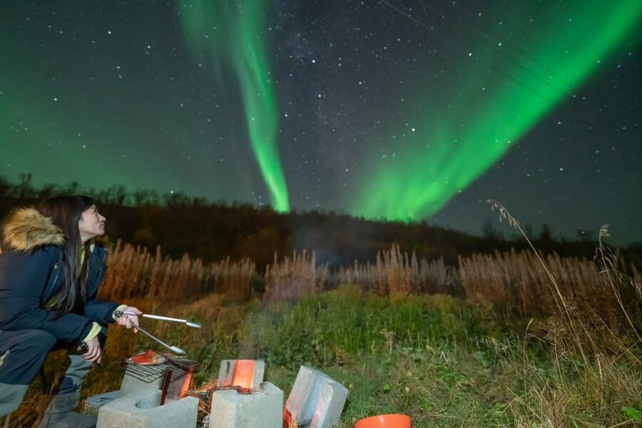 Tromsø: Northern Lights Tour w/Photo, Suits and Local Guide - Tom’s role as guide, photographer, and cook