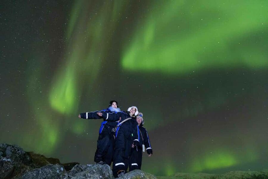 Tromsø: Northern Lights Tour with Dinner and Native Guide - Why this Aurora tour feels different