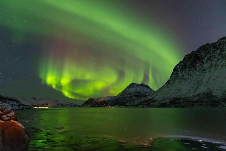 Tromsø: Northern Lights Tour with Dinner and Native Guide - Sami culture and the value of a local guide