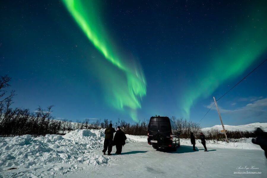 Tromsø: Northern Lights Tour with Photos, Hot Meal & Drinks - Practical details that matter