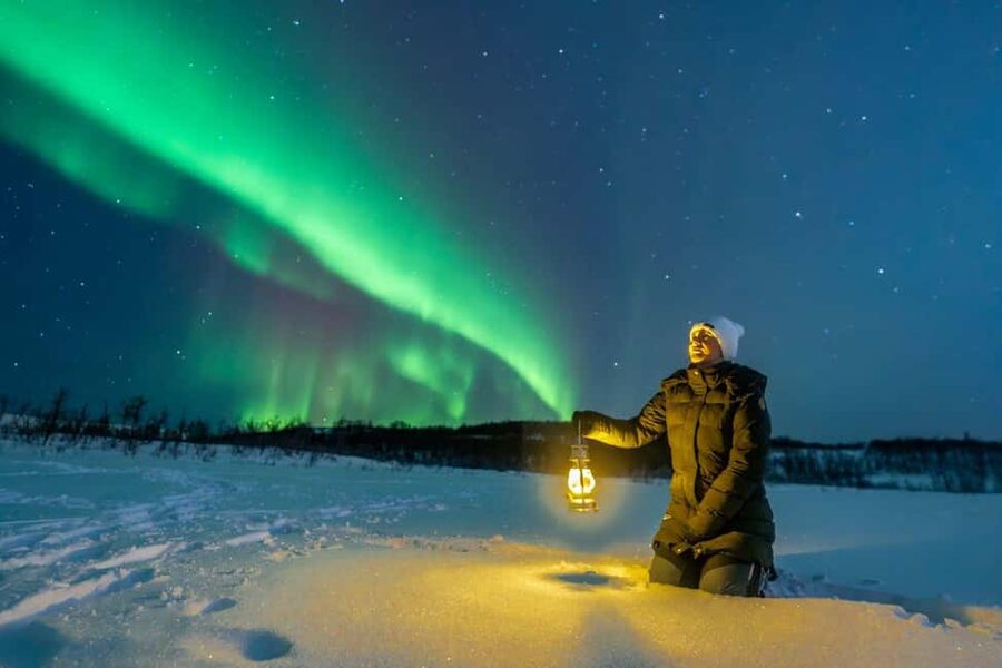 Tromsø: Northern Lights Tour with Photos, Hot Meal & Drinks - The two-hour camp by the fire