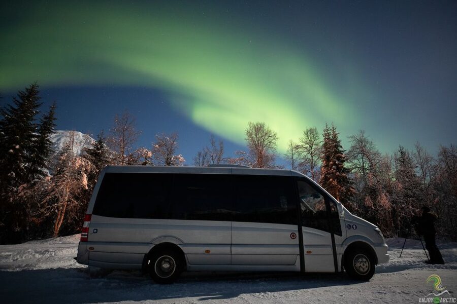 Tromsø: Northern Lights Trip with Campfire and Snacks - Key points to know before booking