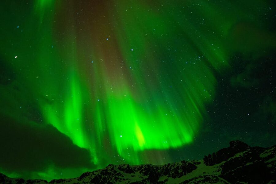 Tromsø: Small-Group Adventurous Northern Lights Hunt - Meeting at the Magic Ice Bar in Tromsø