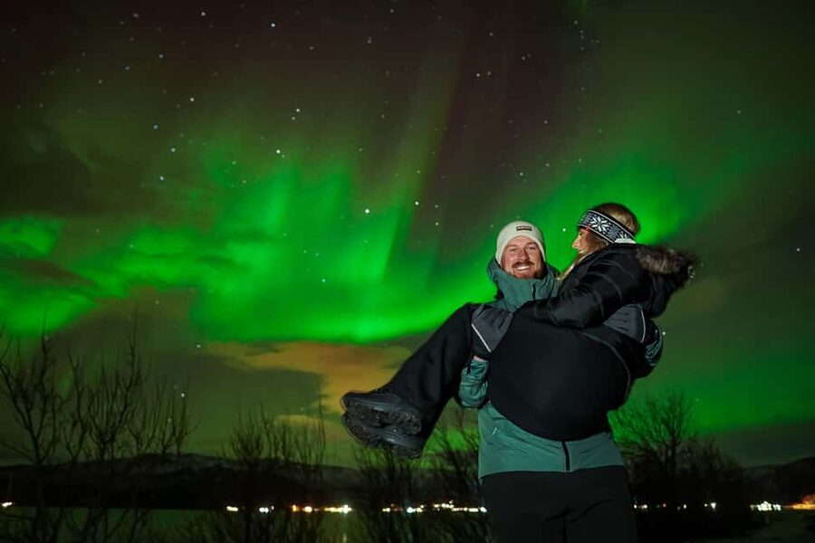 Tromsø: Unlimited Northern Lights Chase Across Borders - Why included DSLR photos are valuable