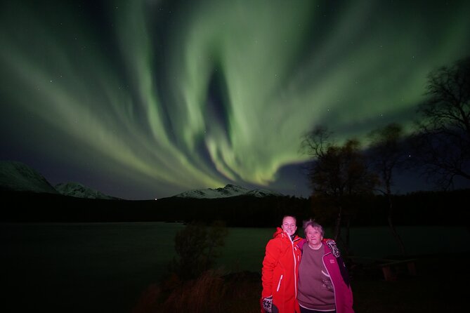 Watching The Aurora Dance - The northern-lights chase