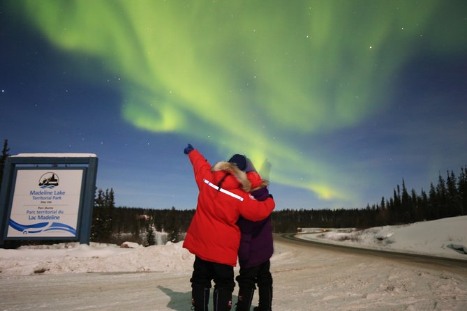 Yellowknife Tours - Aurora by bus - Timing, pickup, and the long northern night